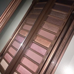 Eyeshadow palette